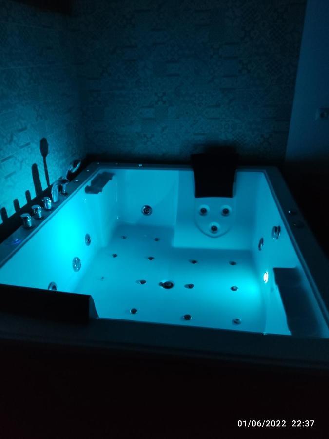 Bali Con Jacuzzi Climatizado Y Piscina Climatizada Con Jacuzzi *