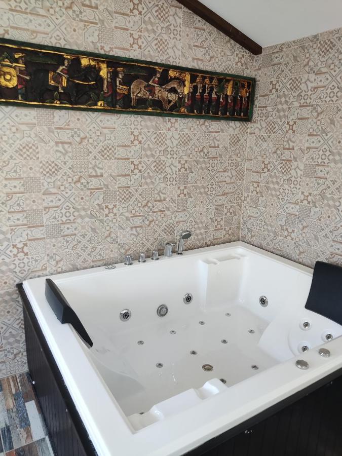 Bali Con Jacuzzi Climatizado Y Piscina Climatizada Con Jacuzzi Villa Chiclana de la Frontera